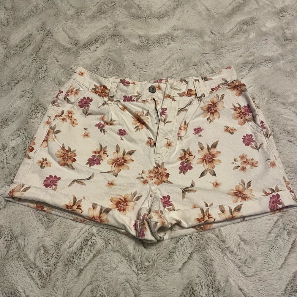 American Eagle Shorts Floral